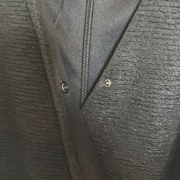 Black dress - Picture 6 of 8